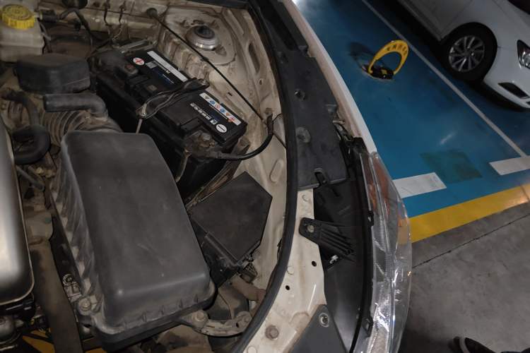 Used GAC Trumpchi GS5 2012 2.0L Automatic Two-Wheel Drive Elite Edition Engine Bay Left