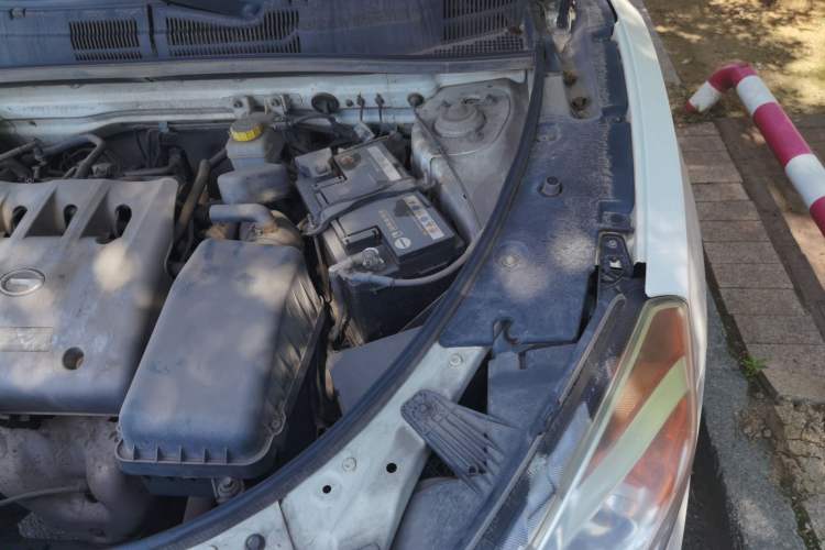 Used GAC Trumpchi GS5 2012 2.0L Manual Two-Wheel-Drive Anniversary Limited Edition Engine Bay Left