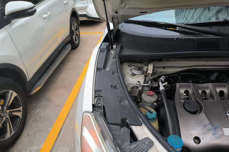 Used GAC Trumpchi GS5 2012 2.0L Automatic Two-Wheel Drive Anniversary Edition Engine Bay Right