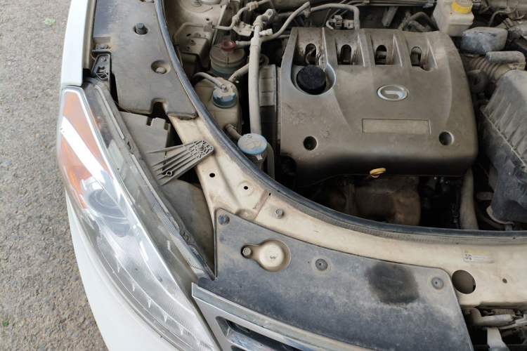 Used GAC Trumpchi GS5 2012 2.0L Automatic Two-Wheel Drive Luxury Edition Engine Bay Right