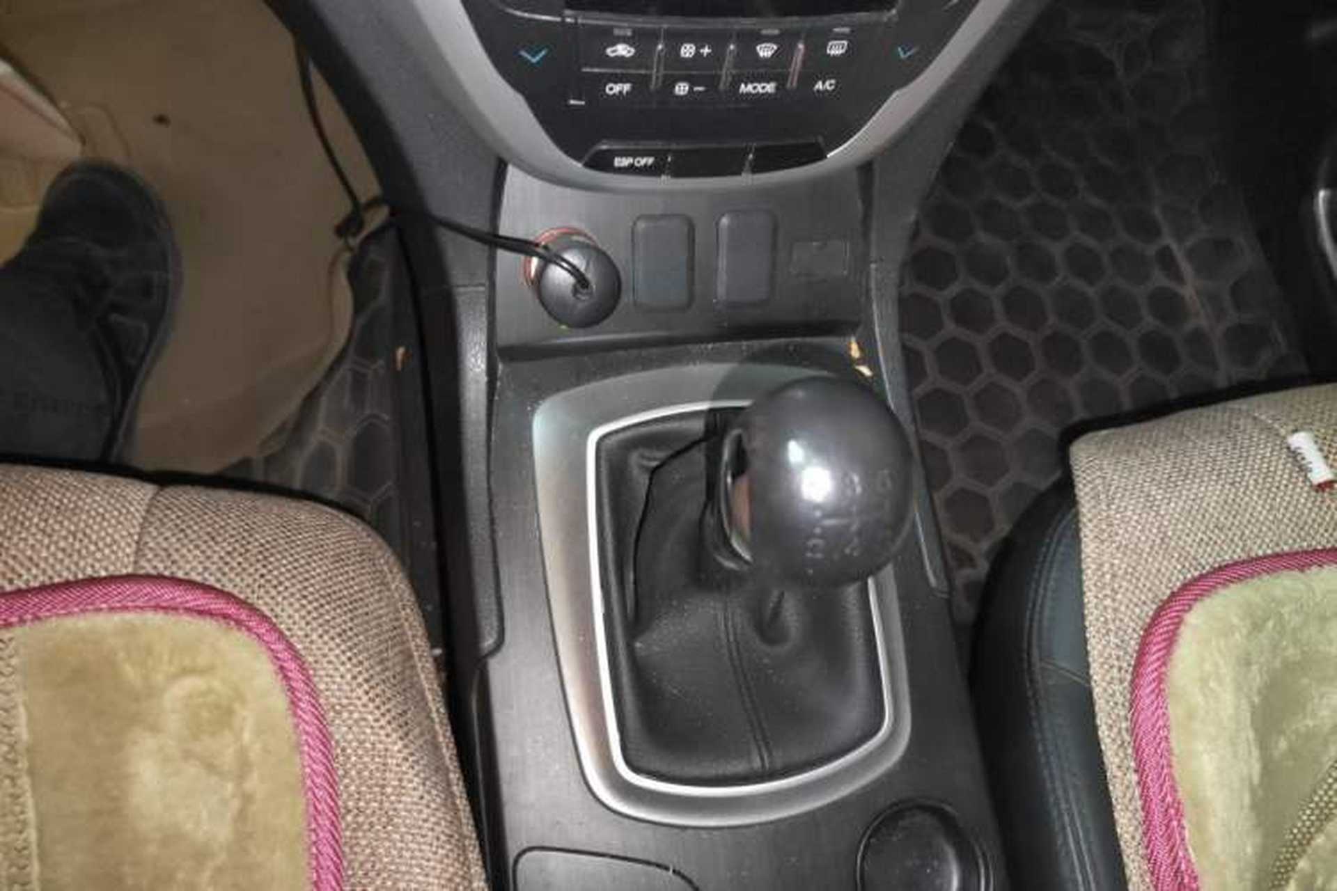 Used GAC Trumpchi GS5 2012 2.0L Manual Two-Wheel-Drive Anniversary Limited Edition Gear Lever