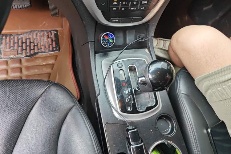Used GAC Trumpchi GS5 2012 2.0L Automatic Two-Wheel Drive Anniversary Edition Gear Lever