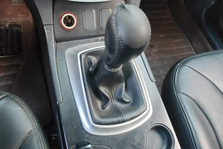 Used GAC Trumpchi GS5 2012 2.0L Manual Two-Wheel-Drive Anniversary Limited Edition Gear Lever