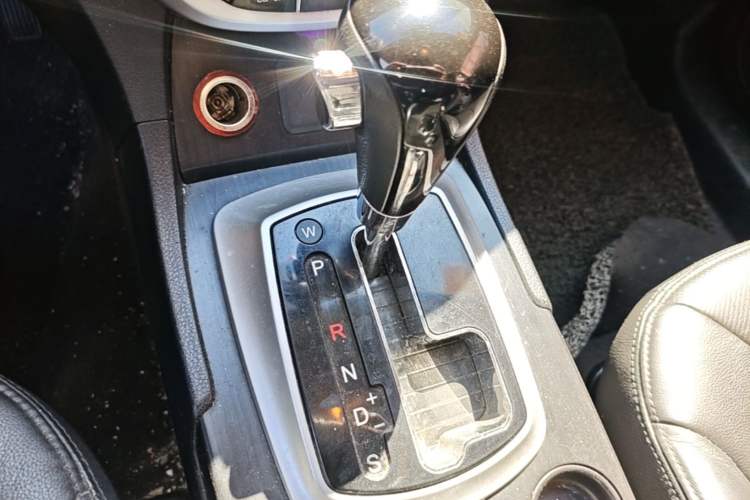 Used GAC Trumpchi GS5 2012 2.0L Automatic Two-Wheel Drive Anniversary Edition Gear Lever