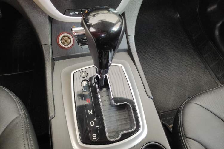 Used GAC Trumpchi GS5 2012 2.0L Automatic Two-Wheel Drive Anniversary Edition Gear Lever