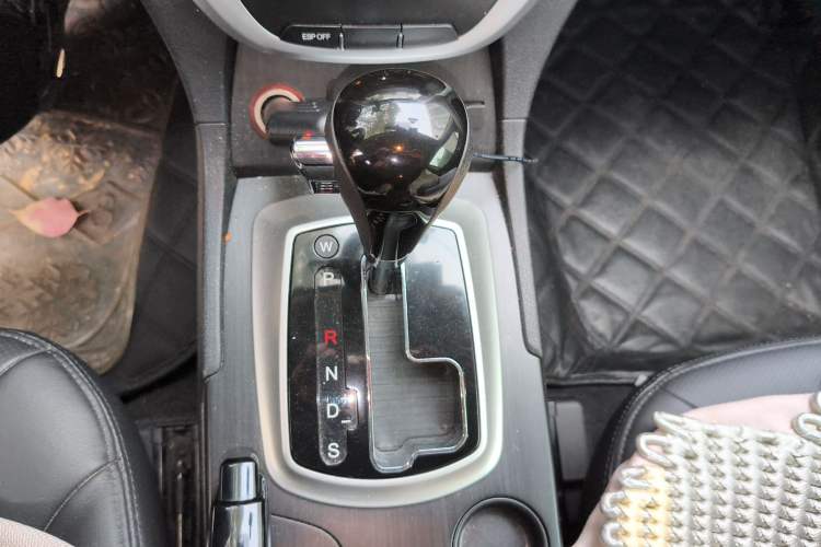 Used GAC Trumpchi GS5 2012 2.0L Automatic Two-Wheel Drive Anniversary Edition Gear Lever