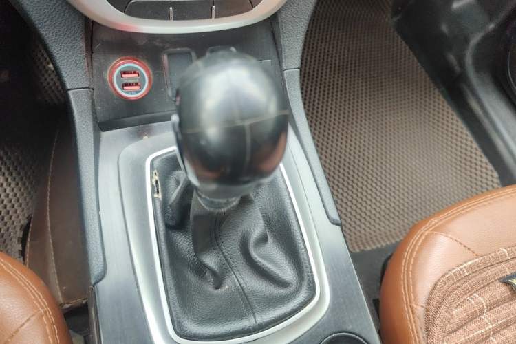 Used GAC Trumpchi GS5 2012 2.0L Manual Two-Wheel Drive Comfort Edition Gear Lever