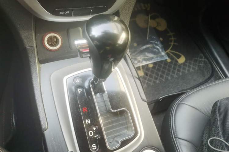 Used GAC Trumpchi GS5 2012 2.0L Automatic Two-Wheel Drive Anniversary Edition Gear Lever