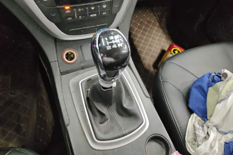 Used GAC Trumpchi GS5 2012 2.0L Manual Two-Wheel Drive Comfort Edition Gear Lever