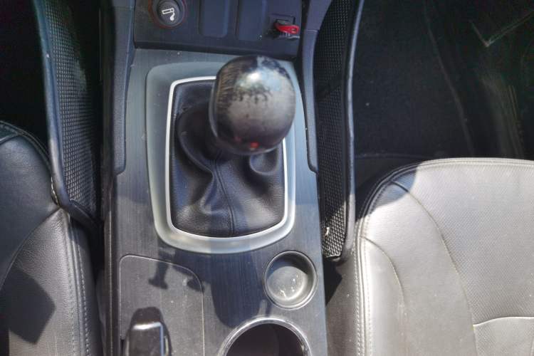 Used GAC Trumpchi GS5 2012 2.0L Manual Two-Wheel-Drive Anniversary Limited Edition Gear Lever