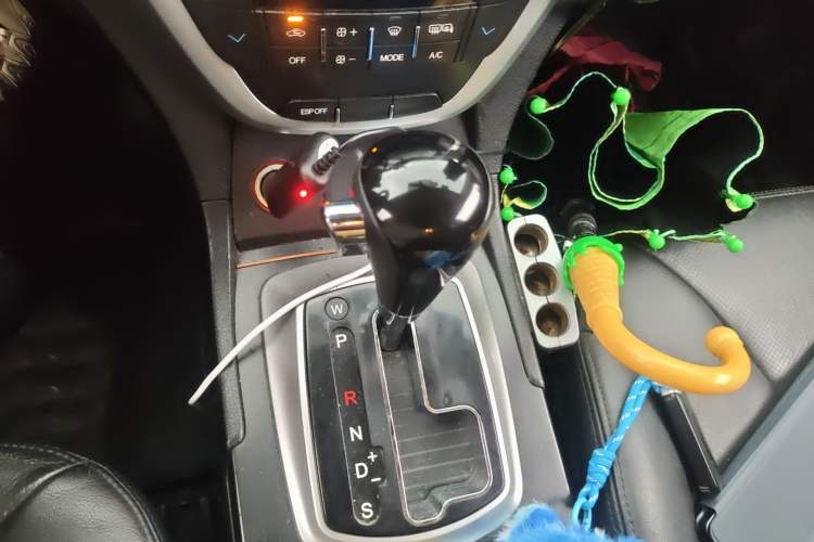 Used GAC Trumpchi GS5 2012 2.0L Automatic Two-Wheel Drive Anniversary Edition Gear Lever