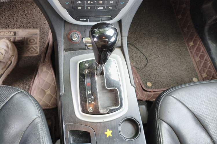 Used GAC Trumpchi GS5 2012 2.0L Automatic Two-Wheel Drive Luxury Edition Gear Lever