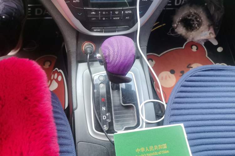 Used GAC Trumpchi GS5 2012 2.0L Automatic Two-Wheel Drive Anniversary Edition Gear Lever