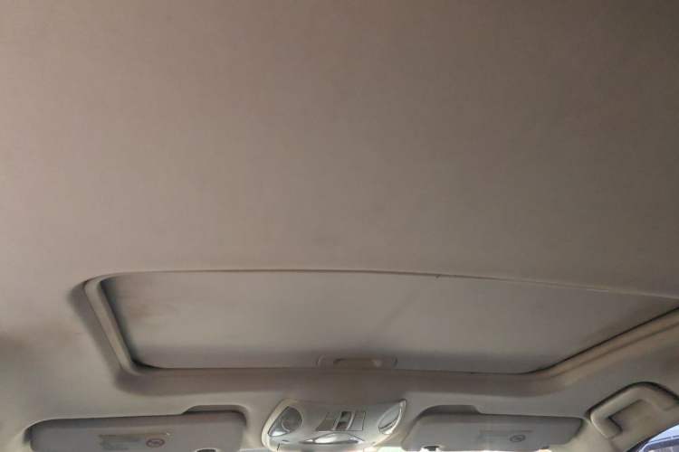 Used GAC Trumpchi GS5 2012 2.0L Manual Two-Wheel-Drive Anniversary Limited Edition Headliner