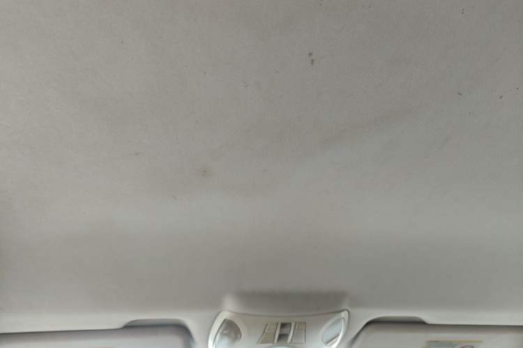 Used GAC Trumpchi GS5 2012 2.0L Manual Two-Wheel Drive Comfort Edition Headliner