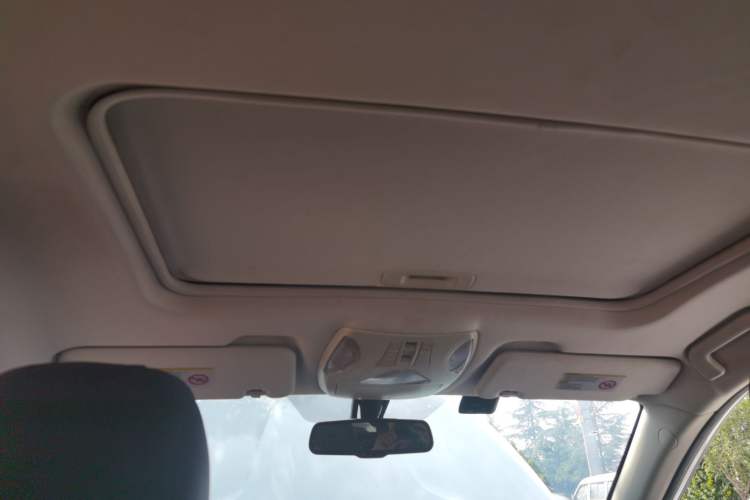 Used GAC Trumpchi GS5 2012 2.0L Manual Two-Wheel-Drive Anniversary Limited Edition Headliner