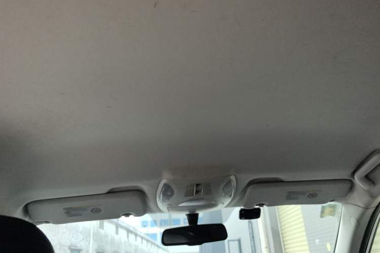 Used GAC Trumpchi GS5 2012 2.0L Manual Two-Wheel Drive Comfort Edition Headliner