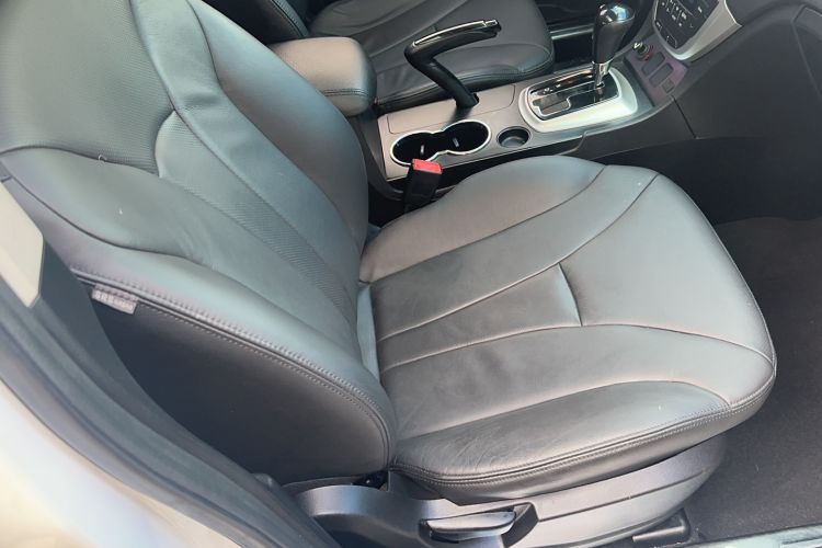 Used GAC Trumpchi GS5 2012 2.0L Automatic Two-Wheel Drive Anniversary Edition Interior 10