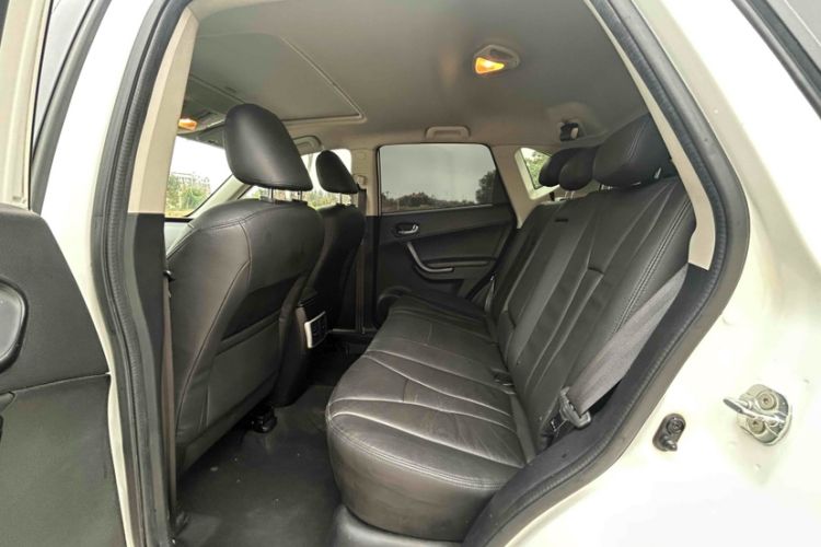 Used GAC Trumpchi GS5 2012 2.0L Automatic Two-Wheel Drive Anniversary Edition Interior 3