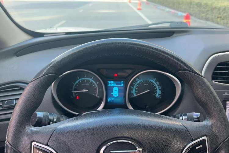 Used GAC Trumpchi GS5 2012 2.0L Automatic Two-Wheel Drive Anniversary Edition Interior 4
