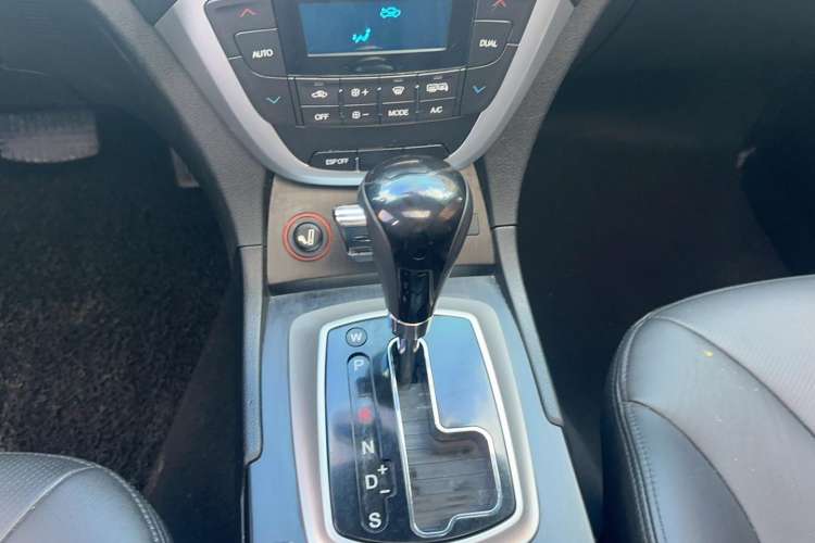 Used GAC Trumpchi GS5 2012 2.0L Automatic Two-Wheel Drive Anniversary Edition Interior 7