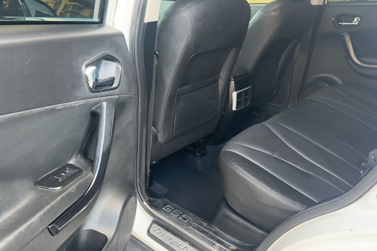 Used GAC Trumpchi GS5 2012 2.0L Automatic Two-Wheel Drive Anniversary Edition Interior 9