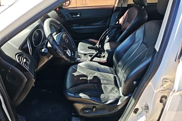 Used GAC Trumpchi GS5 2012 2.0L Automatic Two-Wheel Drive Anniversary Edition Left Front Seat