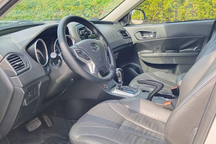 Used GAC Trumpchi GS5 2012 2.0L Automatic Two-Wheel Drive Anniversary Edition Left Front Seat