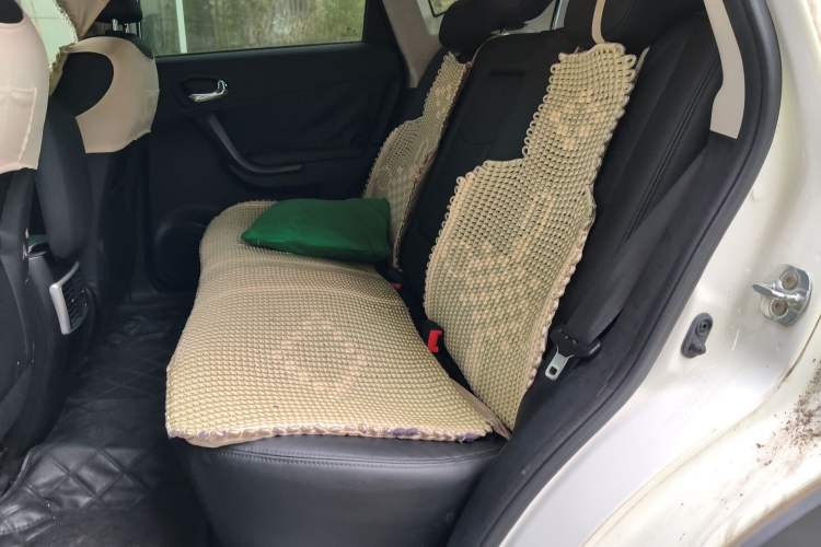 Used GAC Trumpchi GS5 2012 2.0L Automatic Two-Wheel Drive Anniversary Edition Left Rear Seat
