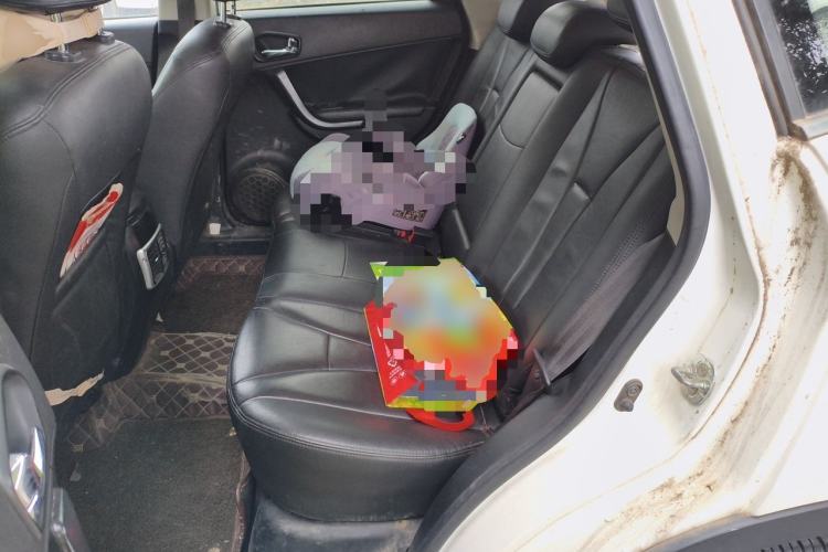 Used GAC Trumpchi GS5 2012 2.0L Automatic Two-Wheel Drive Luxury Edition Left Rear Seat