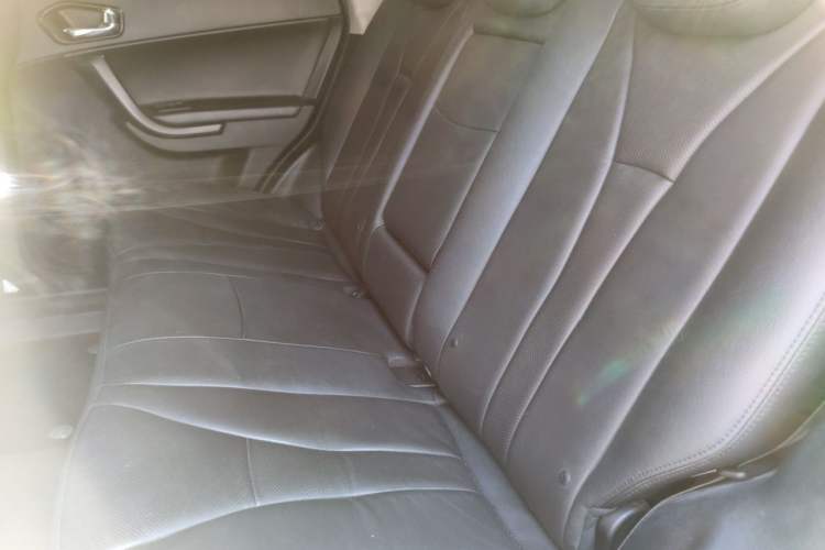 Used GAC Trumpchi GS5 2012 2.0L Automatic Two-Wheel Drive Anniversary Edition Left Rear Seat