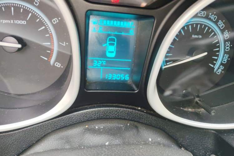 Used GAC Trumpchi GS5 2012 2.0L Manual Two-Wheel Drive Comfort Edition Odometer Close Up