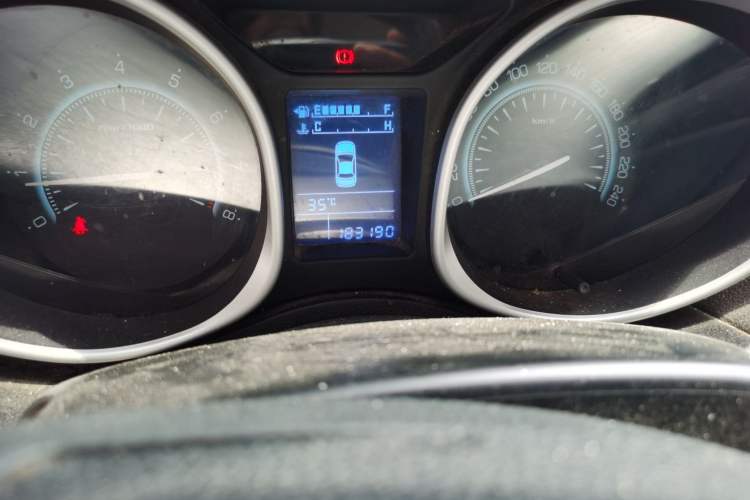 Used GAC Trumpchi GS5 2012 2.0L Manual Two-Wheel Drive Comfort Edition Odometer Close Up