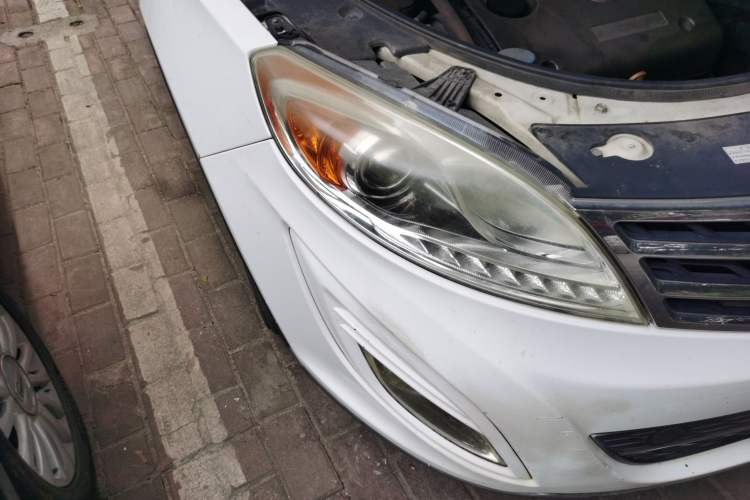 Used GAC Trumpchi GS5 2012 2.0L Manual Two-Wheel Drive Comfort Edition Right Front Headlight