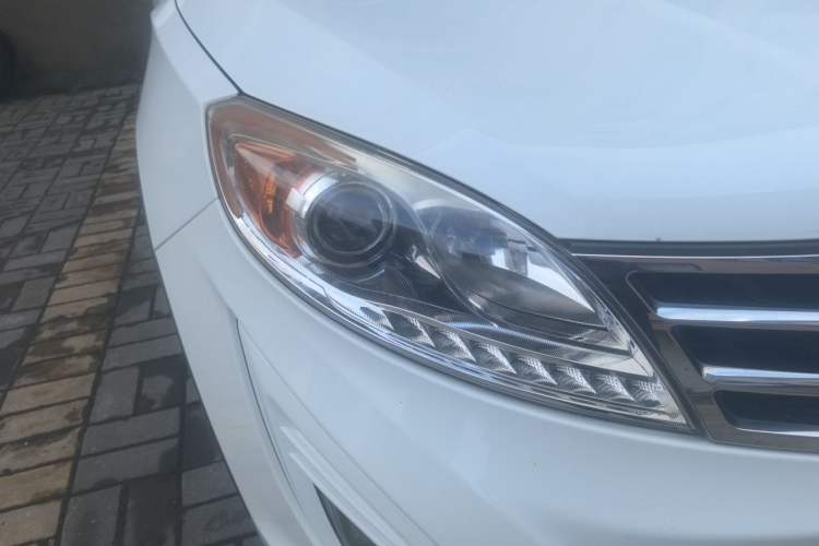 Used GAC Trumpchi GS5 2012 2.0L Manual Two-Wheel Drive Comfort Edition Right Front Headlight