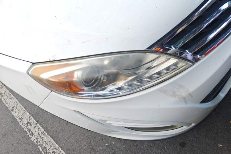Used GAC Trumpchi GS5 2012 2.0L Manual Two-Wheel-Drive Anniversary Limited Edition Right Front Headlight