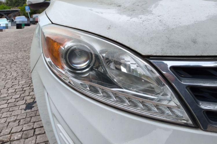 Used GAC Trumpchi GS5 2012 2.0L Automatic Two-Wheel Drive Anniversary Edition Right Front Headlight