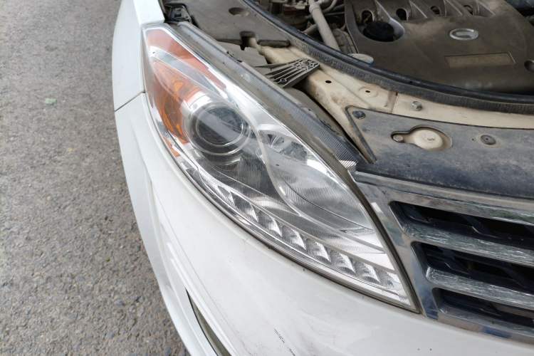 Used GAC Trumpchi GS5 2012 2.0L Automatic Two-Wheel Drive Luxury Edition Right Front Headlight