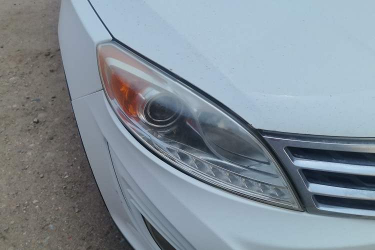 Used GAC Trumpchi GS5 2012 2.0L Automatic Two-Wheel Drive Anniversary Edition Right Front Headlight
