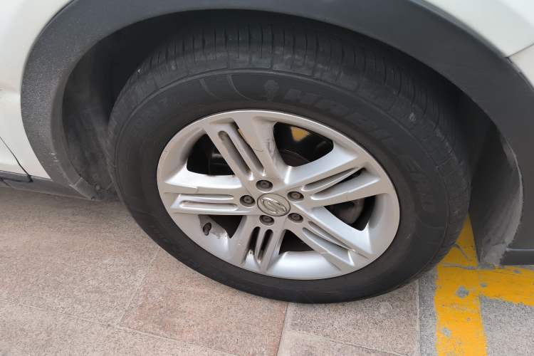 Used GAC Trumpchi GS5 2012 2.0L Automatic Two-Wheel Drive Anniversary Edition Right Front Wheel Hub