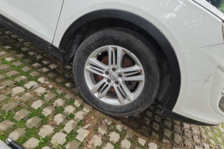 Used GAC Trumpchi GS5 2012 2.0L Automatic Two-Wheel Drive Anniversary Edition Right Front Wheel Hub