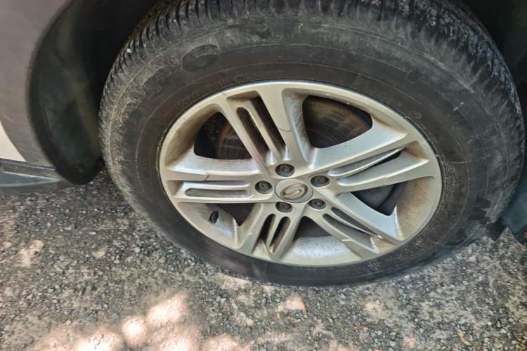 Used GAC Trumpchi GS5 2012 2.0L Manual Two-Wheel-Drive Anniversary Limited Edition Right Front Wheel Hub