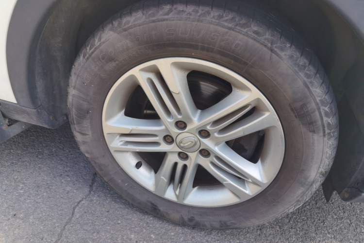 Used GAC Trumpchi GS5 2012 2.0L Manual Two-Wheel-Drive Anniversary Limited Edition Right Front Wheel Hub