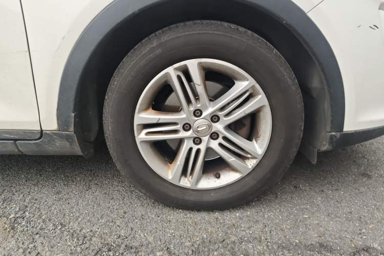 Used GAC Trumpchi GS5 2012 2.0L Automatic Two-Wheel Drive Anniversary Edition Right Front Wheel Hub