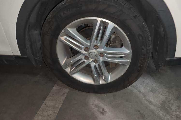 Used GAC Trumpchi GS5 2012 2.0L Automatic Two-Wheel Drive Anniversary Edition Right Front Wheel Hub
