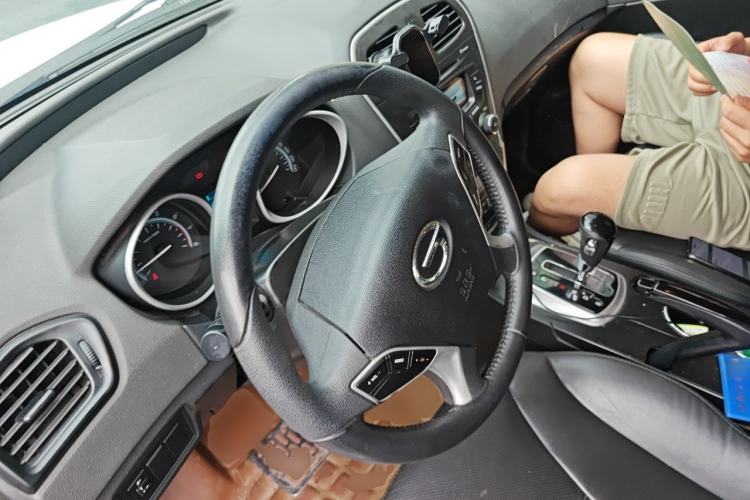 Used GAC Trumpchi GS5 2012 2.0L Automatic Two-Wheel Drive Anniversary Edition Steering Wheel