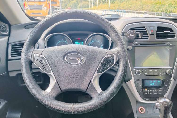 Used GAC Trumpchi GS5 2012 2.0L Automatic Two-Wheel Drive Anniversary Edition Steering Wheel