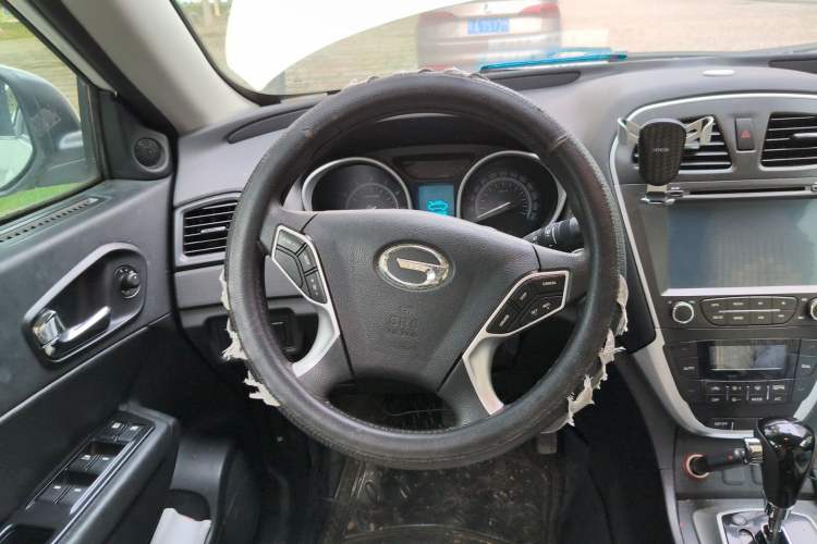 Used GAC Trumpchi GS5 2012 2.0L Automatic Two-Wheel Drive Anniversary Edition Steering Wheel