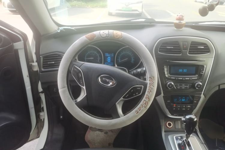 Used GAC Trumpchi GS5 2012 2.0L Automatic Two-Wheel Drive Anniversary Edition Steering Wheel