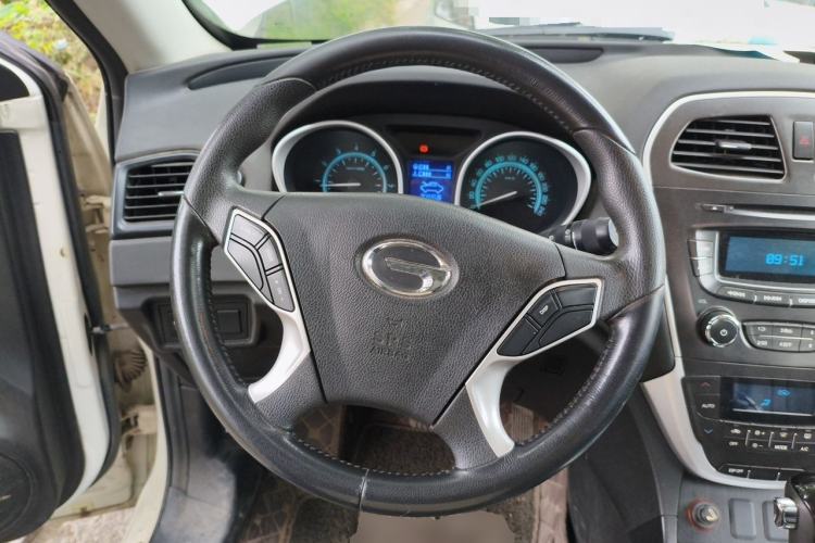 Used GAC Trumpchi GS5 2012 2.0L Automatic Two-Wheel Drive Luxury Edition Steering Wheel